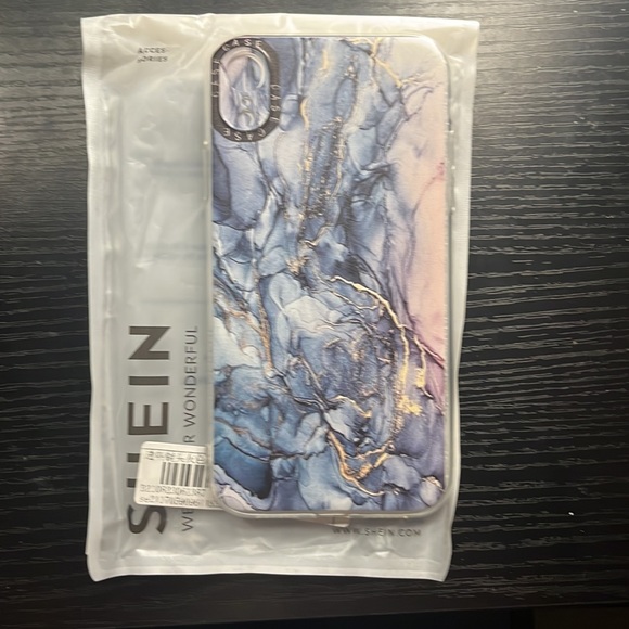 Blue marble iPhone XR case - Picture 5 of 5